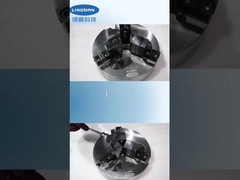 Scavo manuale a tre mascelle